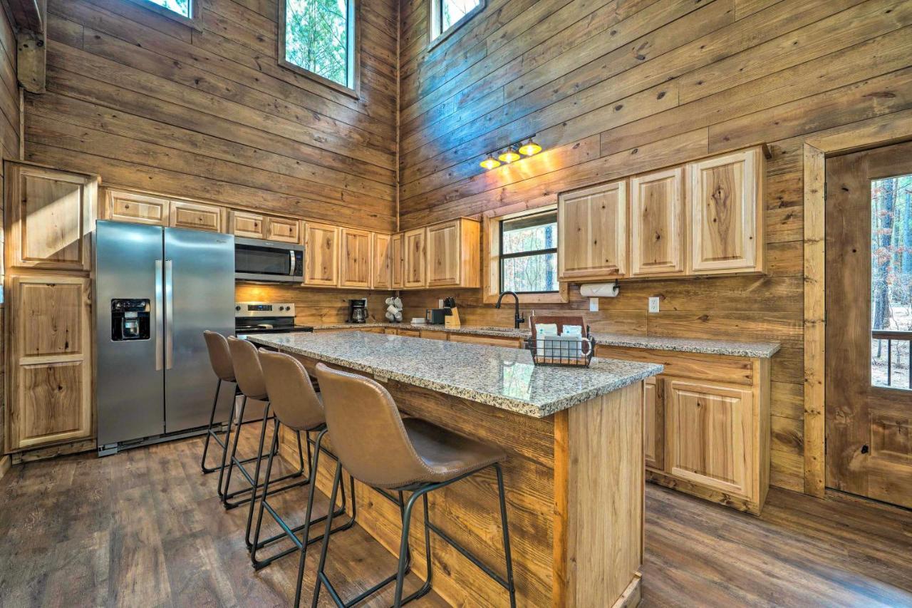 Sutton Ridge Cabin Rental Hot Tub And Swing Set! Broken Bow Dış mekan fotoğraf